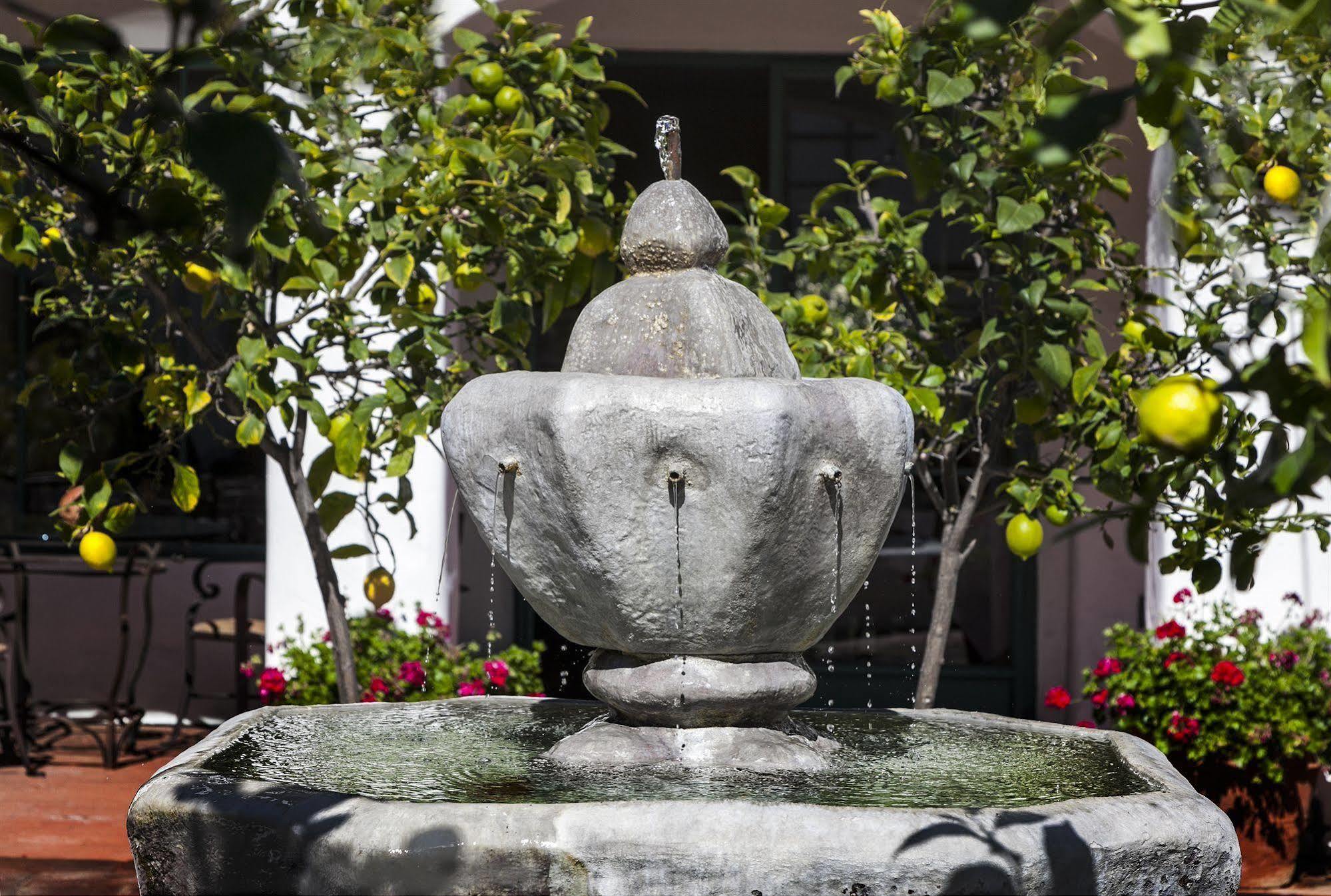 Spanish Garden Inn Santa Barbara Exterior photo